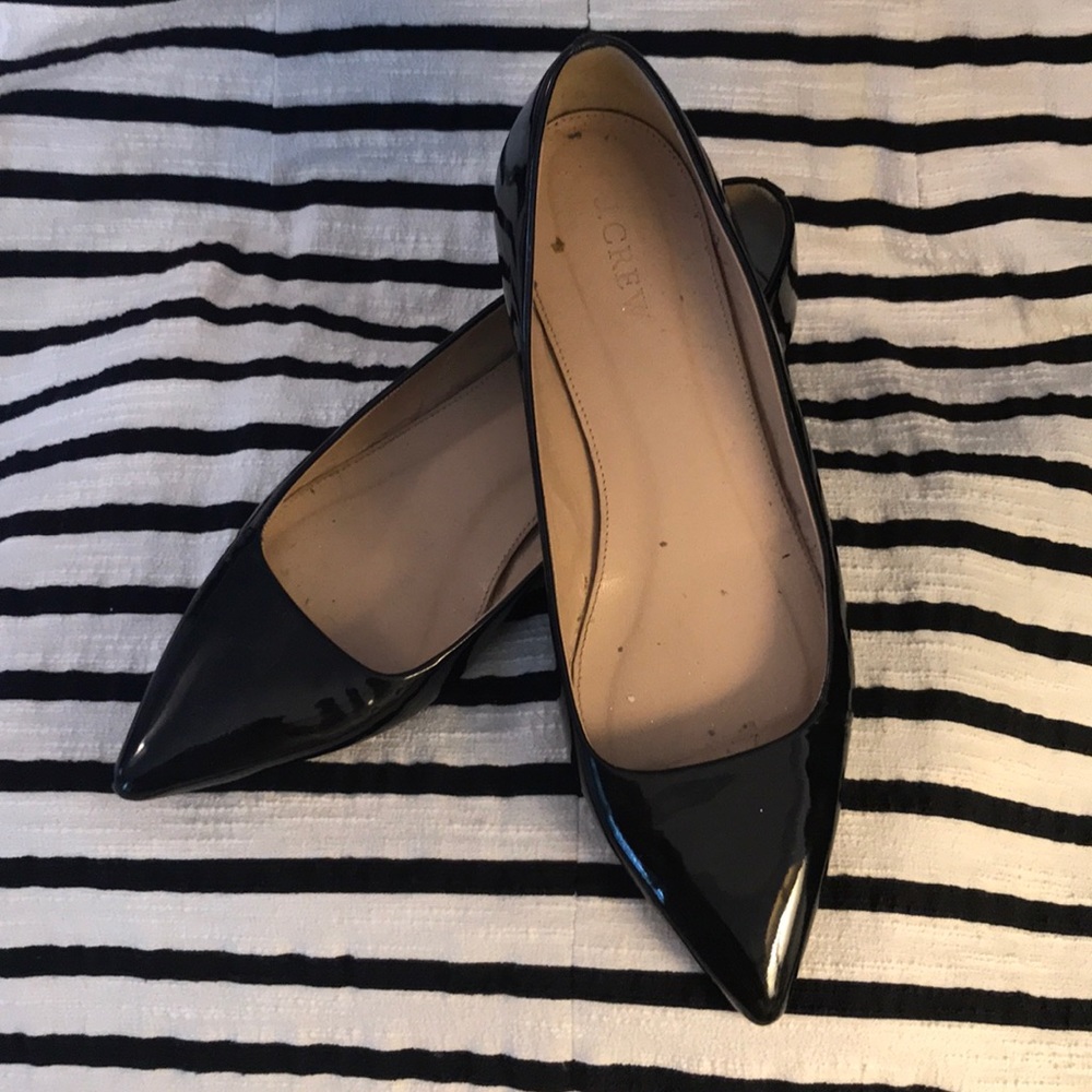 Black patent pointy flats
